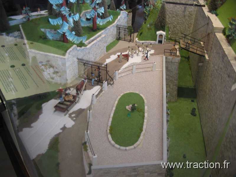 2011_CVAAM_35ans_8_Fort_des_Rousses (15).JPG - 35 Ans du CVAAM, sortie dans le Doubs et le Jura, du 26 Avril au 1er Mai 2011, Le Fort des Rousses, caves d'affinage Juraflore